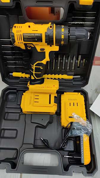 Taladro Atornillador Inalámbrico 24V McCRAFT – Potente, Ergonómico y con Accesorios Completo