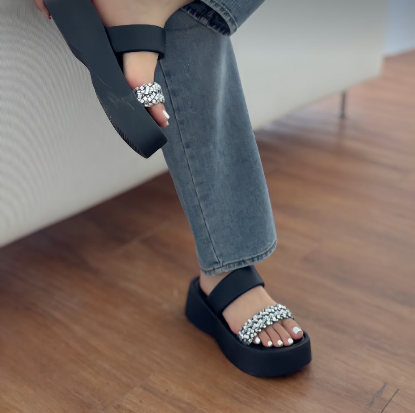 Sandalia Femenina SHADDAY COURCHEVEL 👡✨ – Estilo, Fuerza y Elegancia