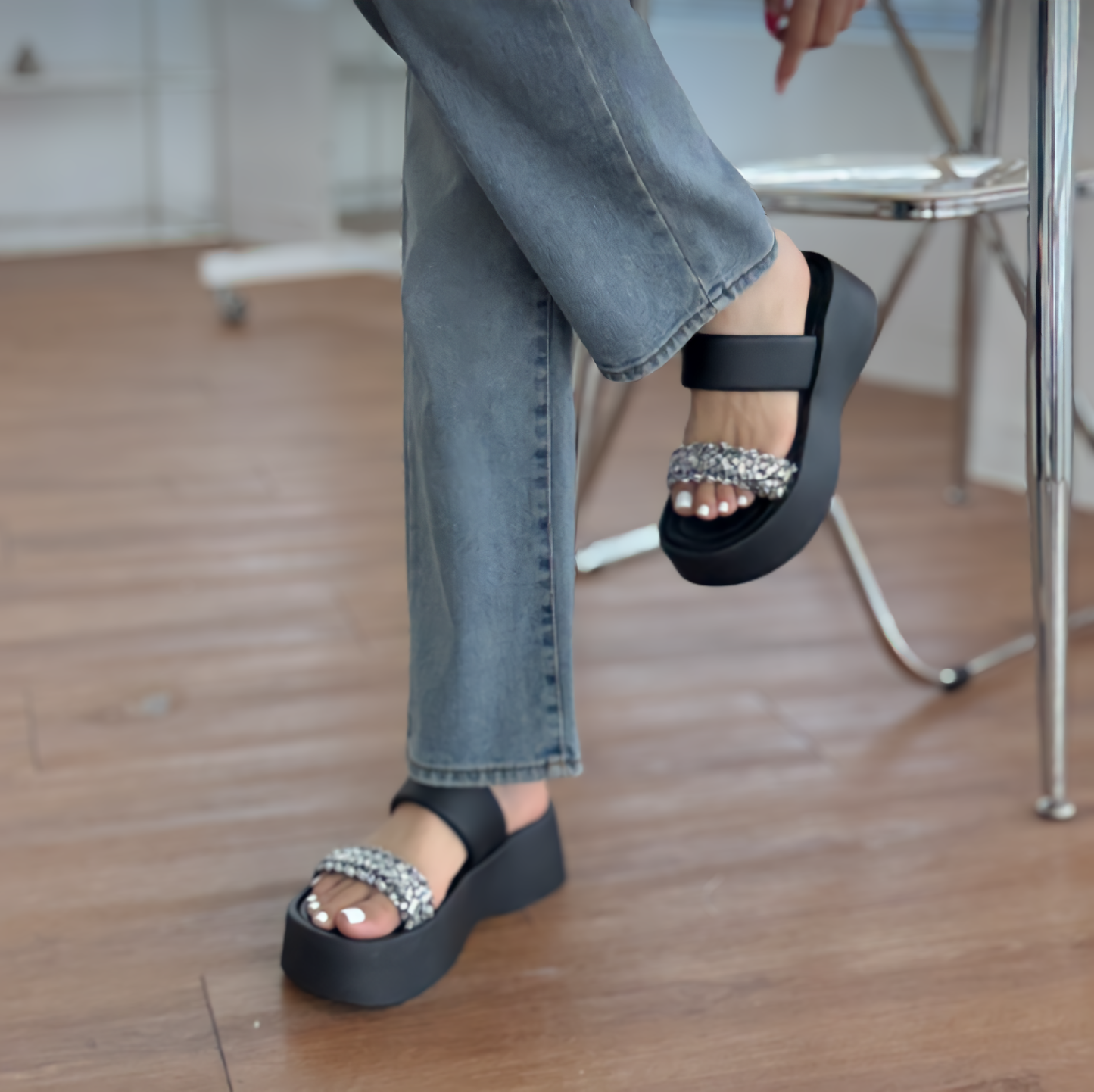 Sandalia Femenina SHADDAY COURCHEVEL 👡✨ – Estilo, Fuerza y Elegancia
